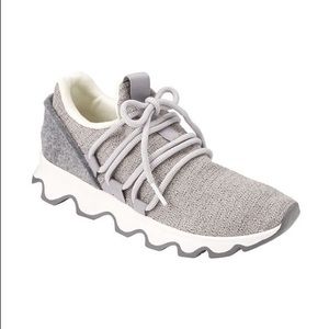 SOREL Kinetic Lace Knit Sneaker 6.5 Grey